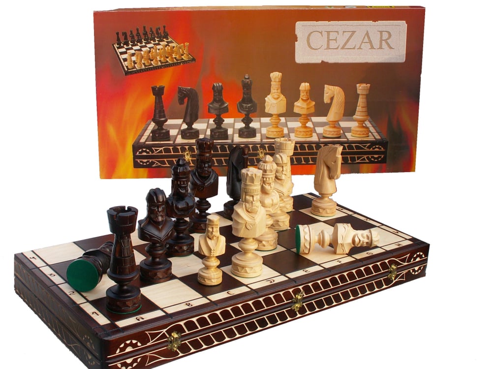 Set sah decorativ din lemn Cezar, tabla pliabila tip cutie 85 x 85 cm, rege 22 cm